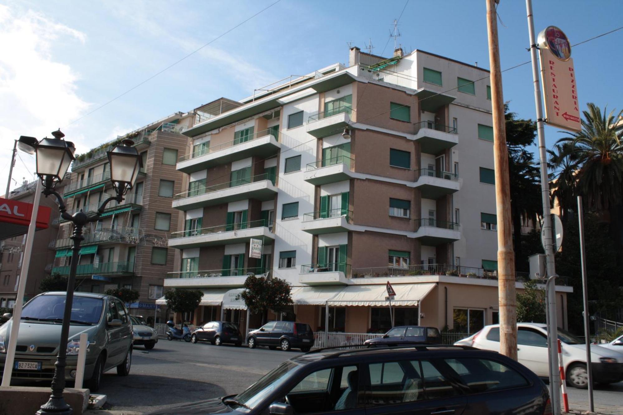Albergo Anita アラッシオ エクステリア 写真