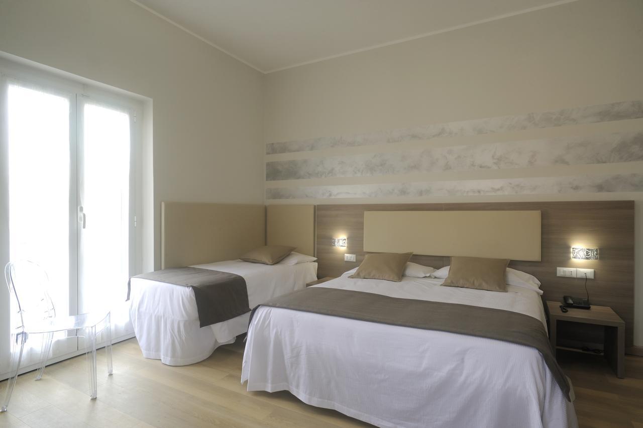 Albergo Anita アラッシオ エクステリア 写真