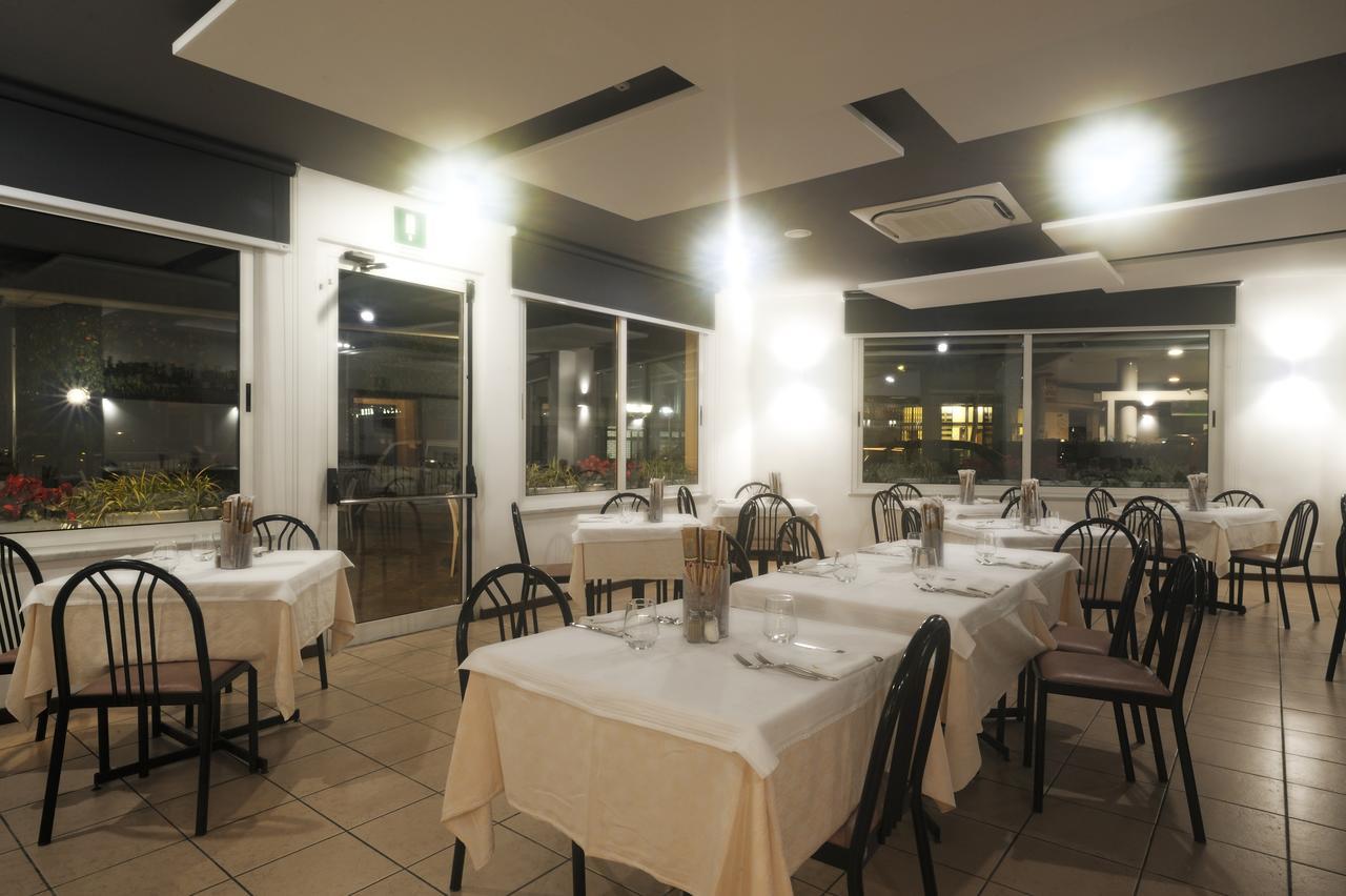 Albergo Anita アラッシオ エクステリア 写真