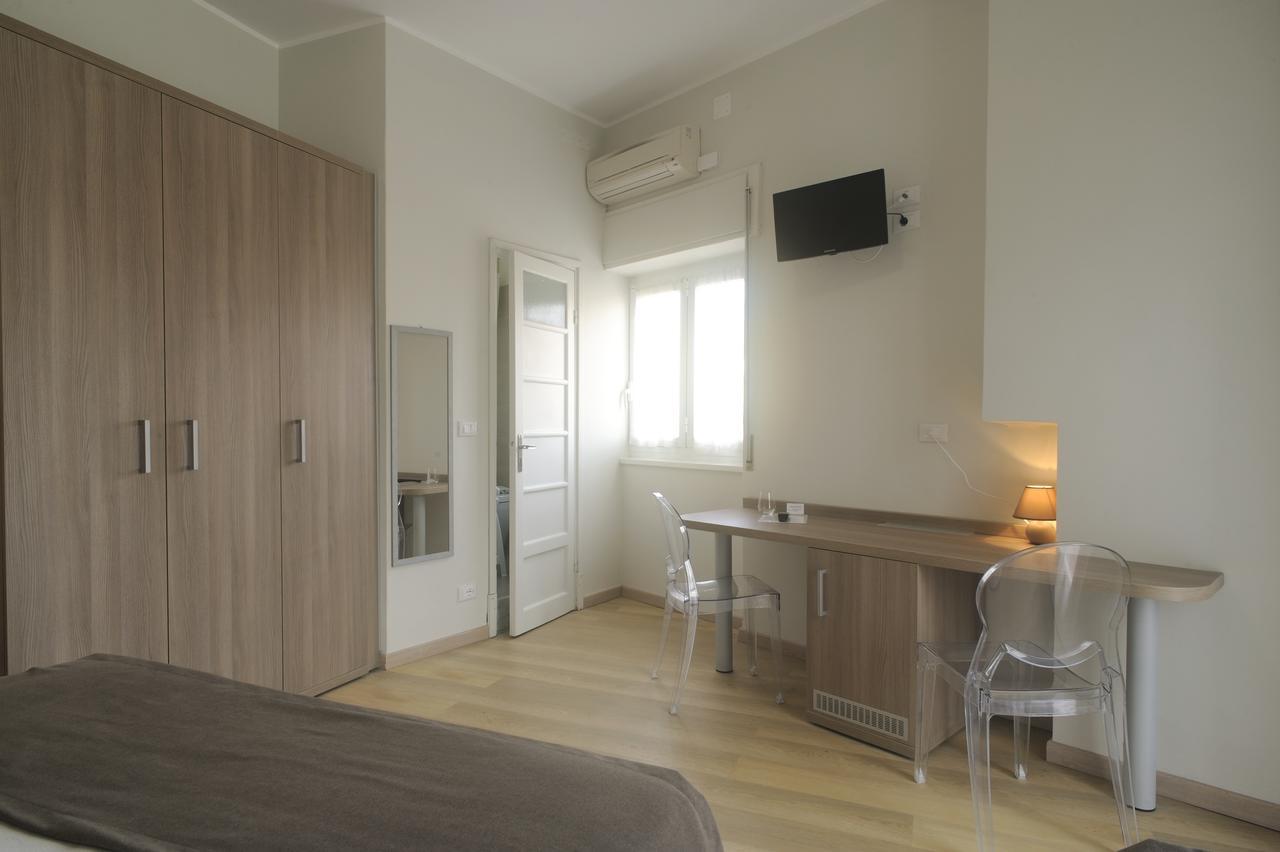 Albergo Anita アラッシオ エクステリア 写真