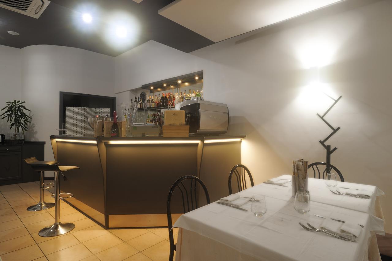 Albergo Anita アラッシオ エクステリア 写真